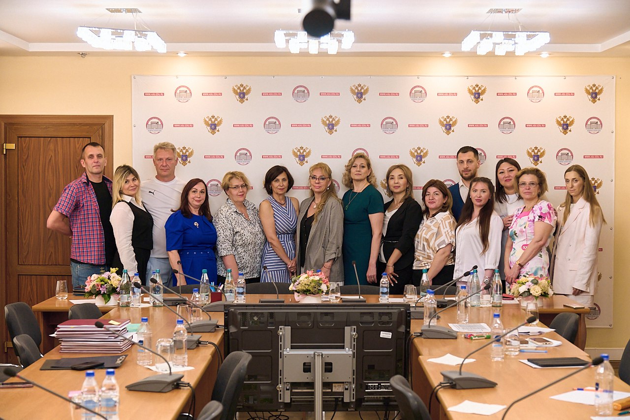 27 июня состоялась защита выпускных квалификационных работ слушателей Президентской программы подготовки управленческих кадров Астраханской области 2024/25 учебного года